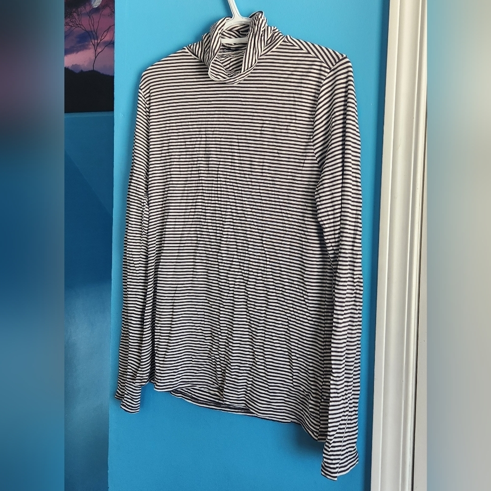 Black and White Striped Turtle Neck Long Sleeve Top